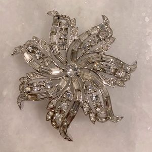Vintage Silver decorative brooch